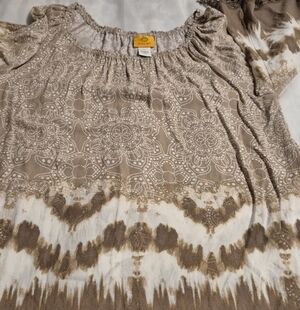 Size LARGE Colorful Ruby Rd. Cottagecore Taupe and White Patterned Blouse